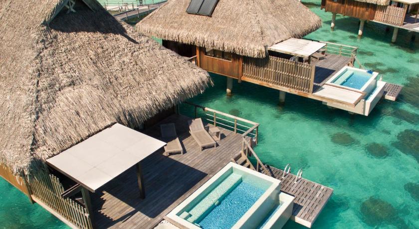 Ảnh của King Overwater Pool Villa 4