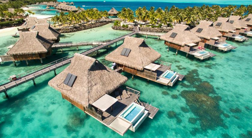 Ảnh của King Overwater Pool Villa 3