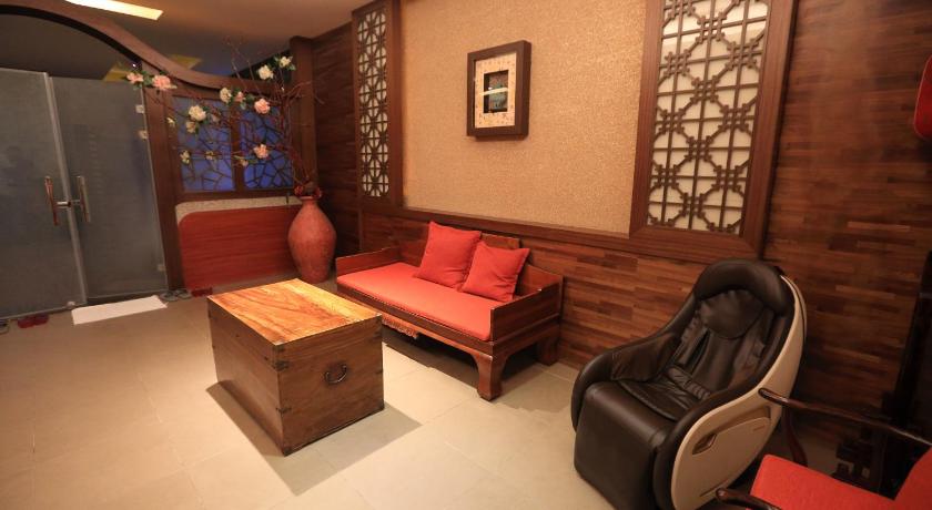 Image of Superior Quadruple Room 10