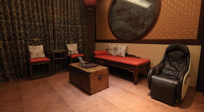 Image of Superior Quadruple Room 12