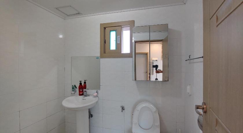 Image of Suite 1