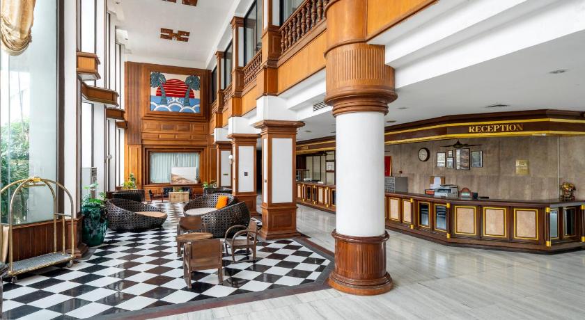Welcome Plaza Hotel - image 3