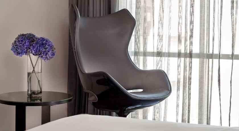 Image of Executive Double 9