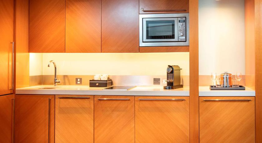 Image of One-Bedroom Suite with Kitchenette and River View 15