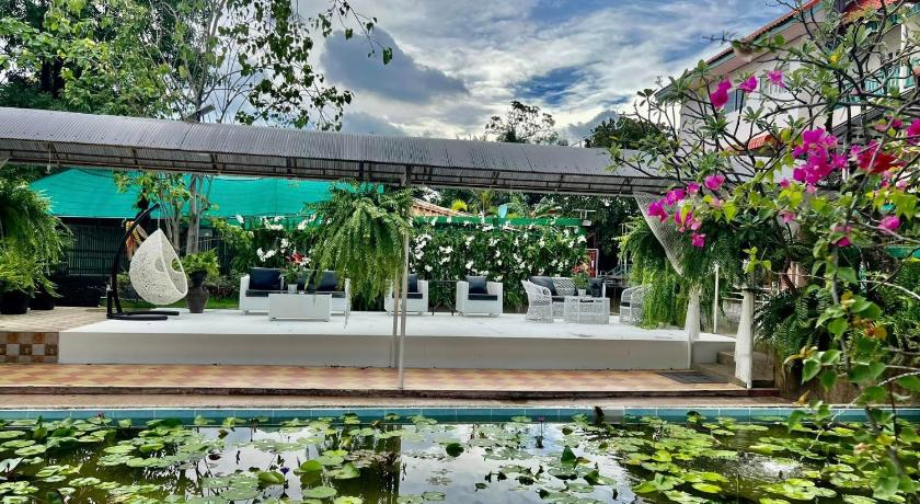 Bangkok Baan Sood Soi Residence 1 บ้านสุดซอย เรซิเด้นท์ 1 2-Star Hotel lobby