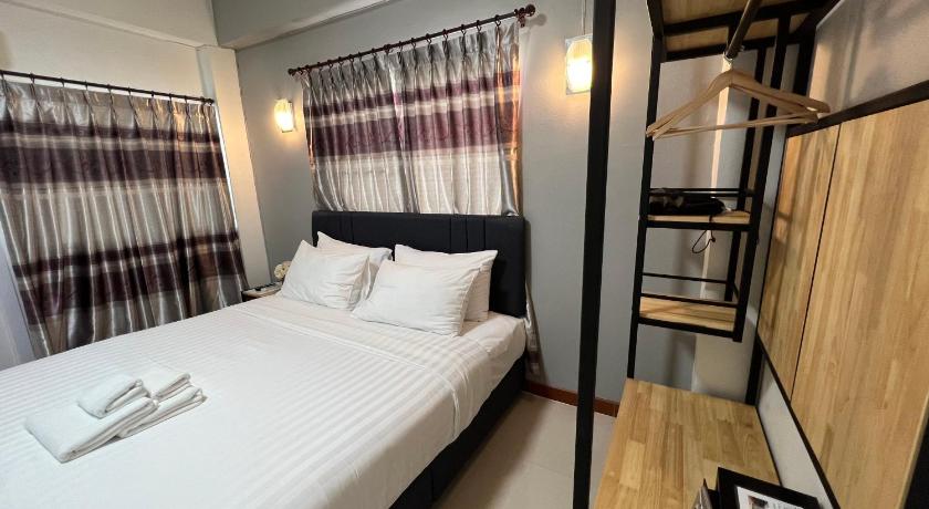 Image of Economy Room 1