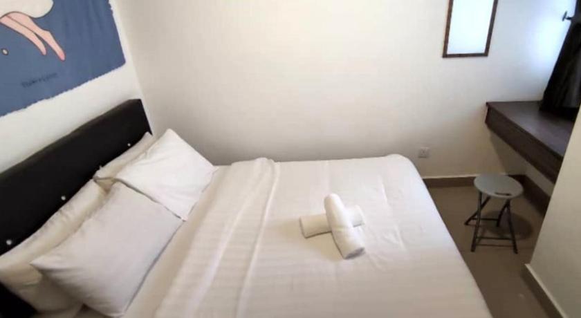 Image of Three-Bedroom Apartment 16