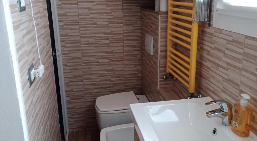 Modena Alcova Nicolo Biondo 4-Star Single Room amenity