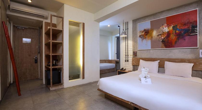 Image of Family Room 1