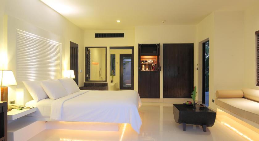 Image of Deluxe Garden View King Room 6