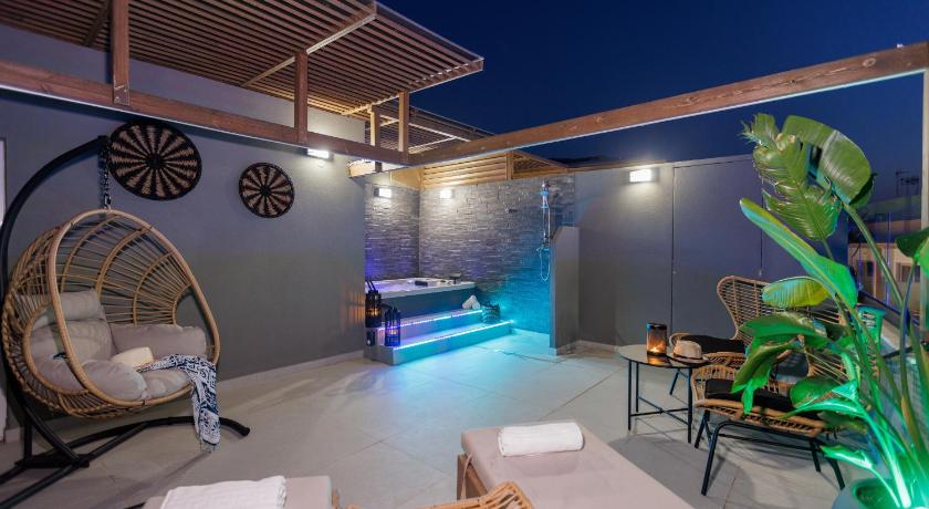 Hersonissos Beach Front Suites - image 26
