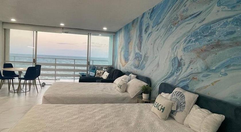 Beautiful Ocean Blue Love oceanfront apartment