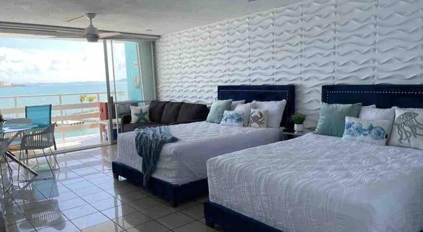 Hermoso Estudio frente al mar Ocean Blue Faith