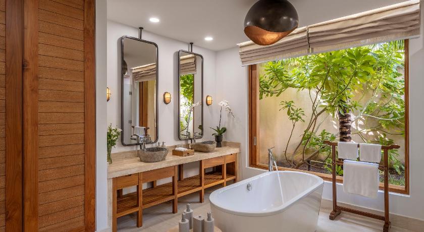 Image of 1-Bedroom Pool Villa with King Bed 2