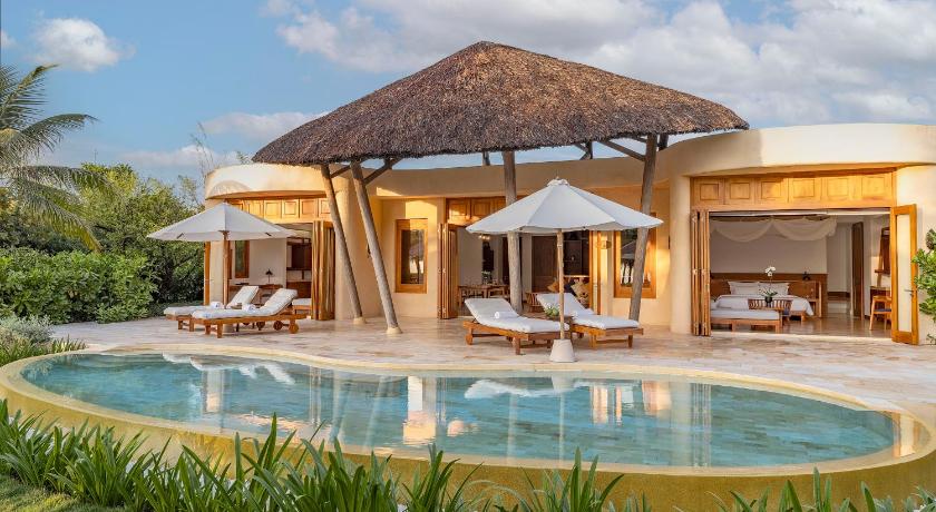 Image of 4-Bedroom Beachfront Pool Villa 5