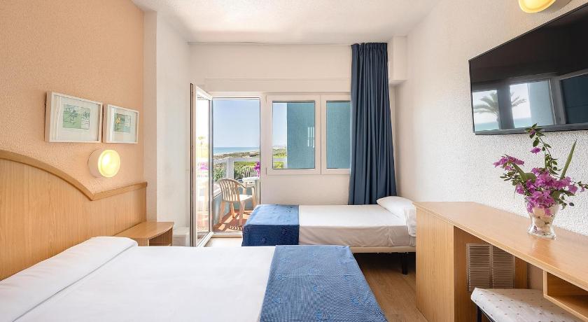 Szoba kétszemélyes ággyal vagy 2 külön ággyal (Double or Twin Room) fotója 3