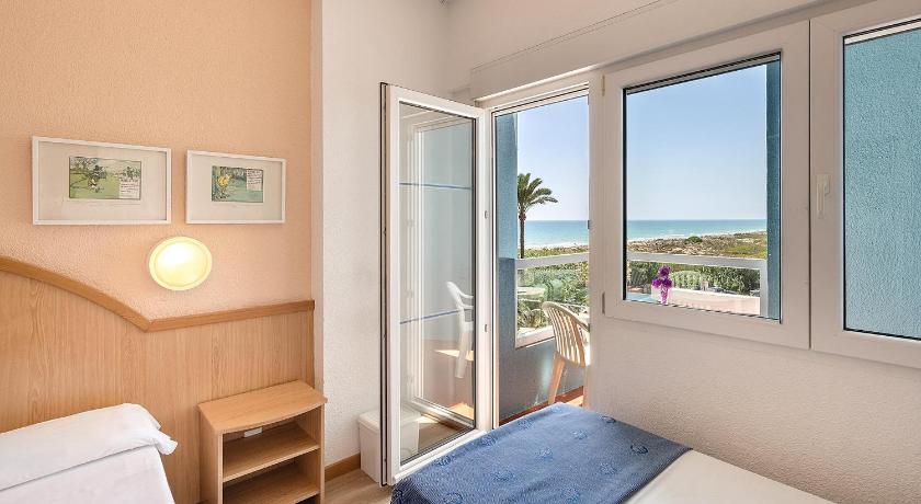 Szoba kétszemélyes ággyal vagy 2 külön ággyal (Double or Twin Room) fotója 4