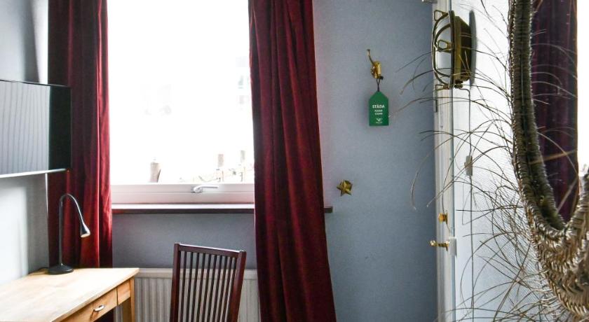 Image of Single Room 1