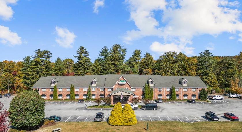 イースト・フラット・ロック Mountain Inn & Suites Flat Rock 3つ星 宿泊施設 外観