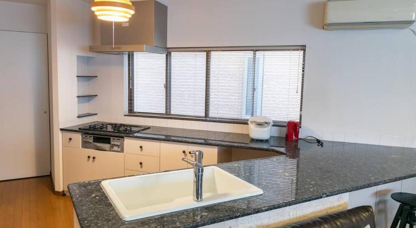 大阪 Osaka190sqm specious private house max21ppl 4つ星 宿泊施設 レストラン
