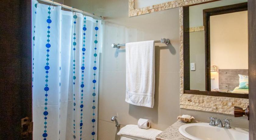 Image of Suite with Garden View 2