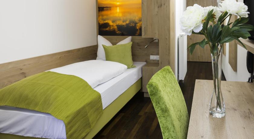 Hotel Rheingold photo