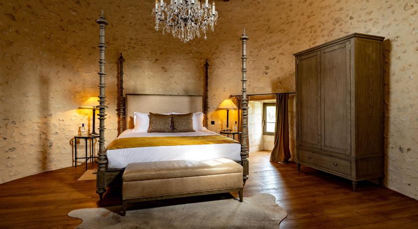 Image of Deluxe King Suite 0