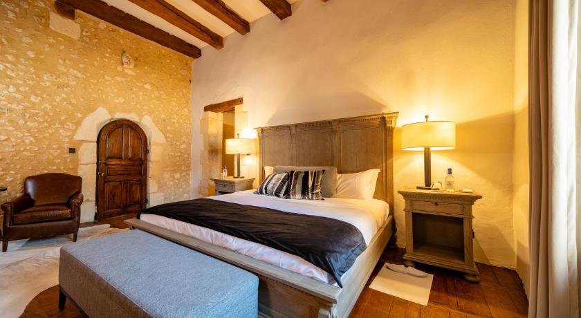 Image of Deluxe Queen Suite 0