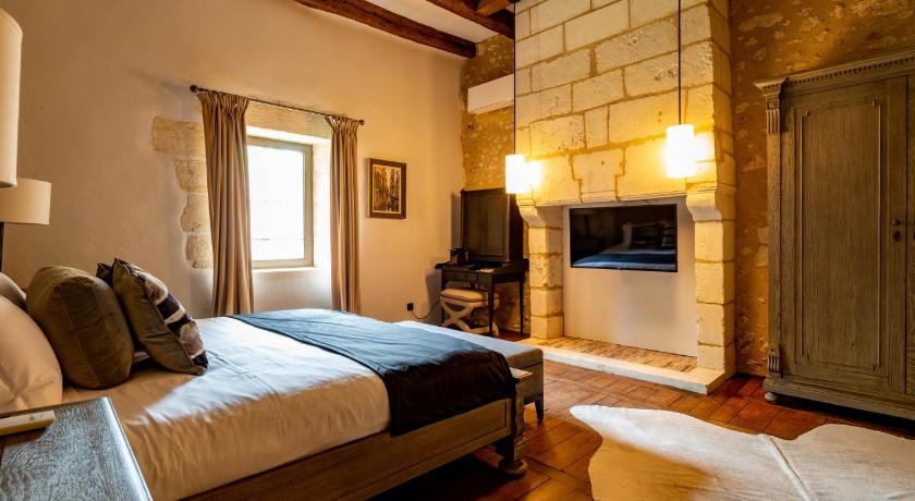 Image of Deluxe Queen Suite 1