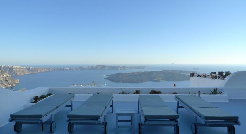 Altana Cliffside Villas — Hotel in Santorini