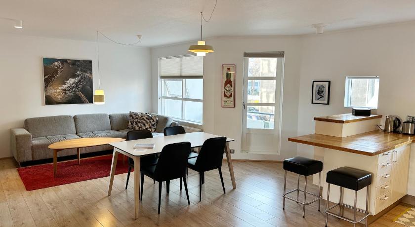 Image of Two-Bedroom Apartment with Balcony - Ránargata 46 6