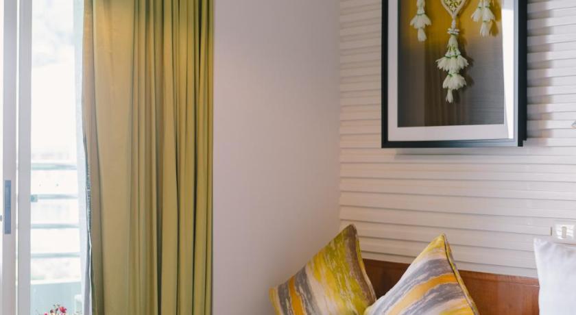 Image of Deluxe Room - Royal Wing 1 Queen and 1 Single 10