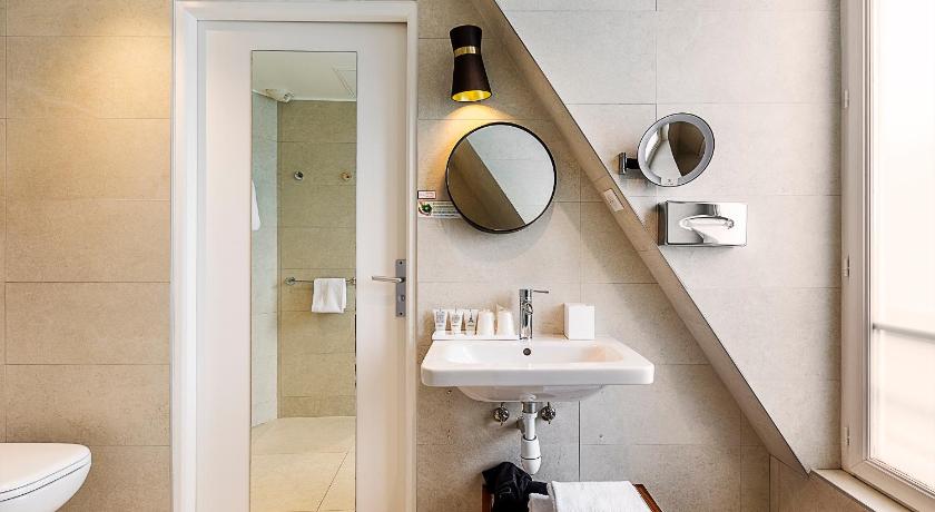 Image of Deluxe Room 2