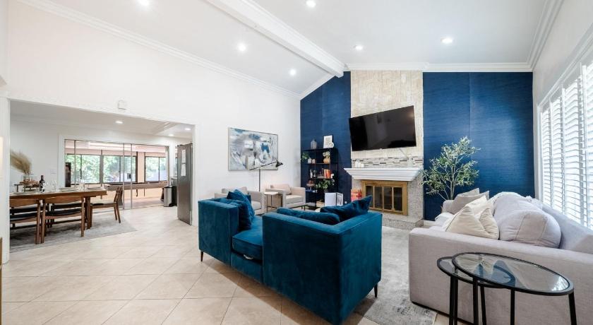 Westminster (CA) Elegant Retreat w/ Game room in Heart of OC 4-Star Accommodation lobby