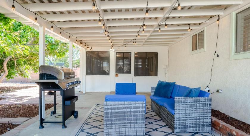 Westminster (CA) Elegant Retreat w/ Game room in Heart of OC 4-Star Accommodation restaurant