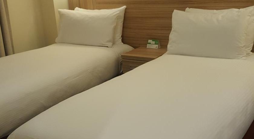 Image of 2 Single Beds Standard 4