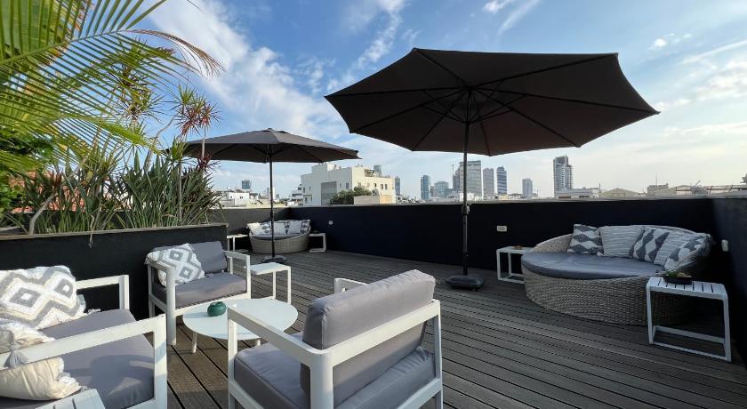 Beer Garden Hotel - image 3