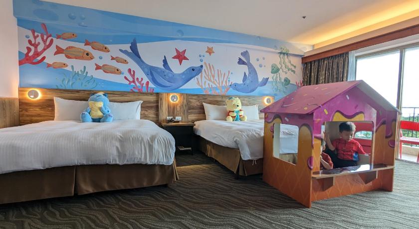Image of Premier Parent-child Family Room 0