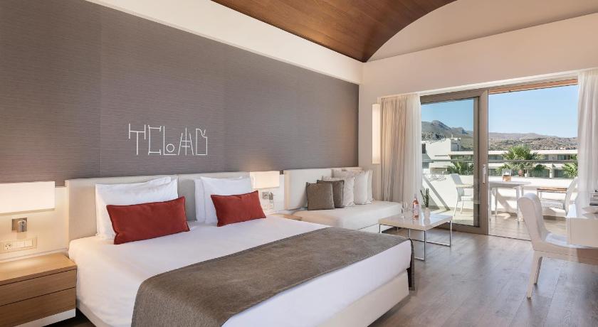 Image of Deluxe Room Pool View 3