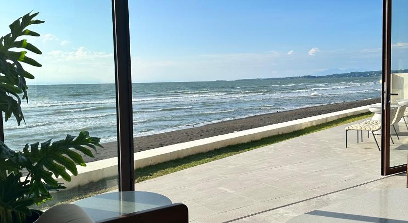 Tana Beach Villas - image 16
