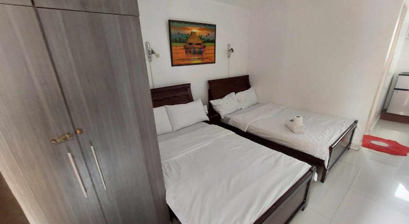 Image of Queen Room with Two Queen Beds 5