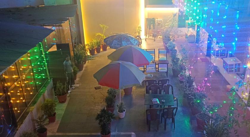 HOTEL SIDHARTHA (600 meters from Taj Mahal)