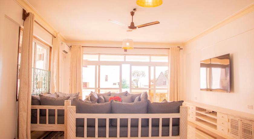 Image of Apartment with Garden View 4