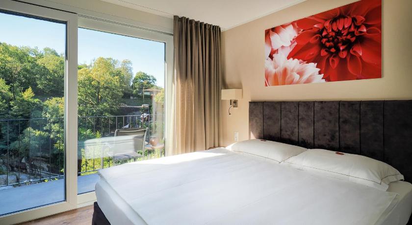 Image of Double Room with Garden View 3