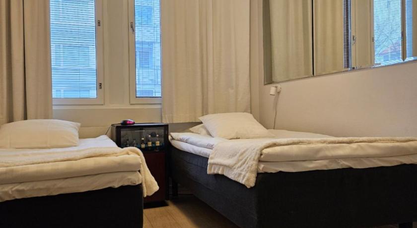 Image of 2 Single Bedsmy, 14 Square Meters, Small Bathroom With Shower, Nonsmoking 10