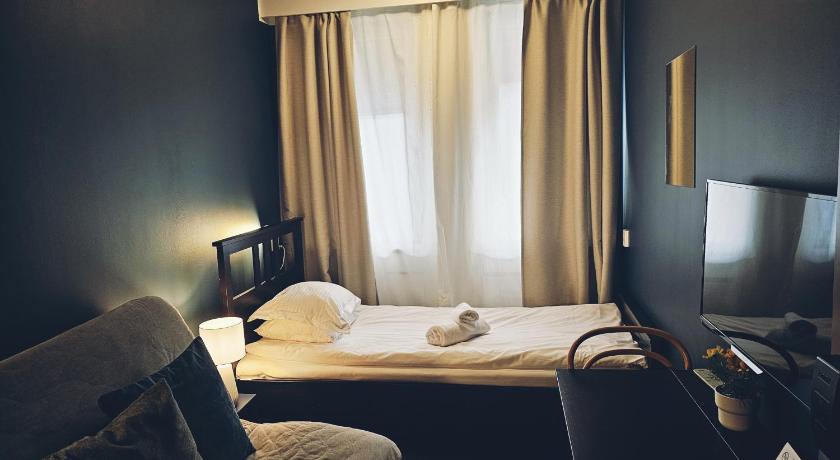 Image of Single Room with Private Bathroom Outside Room in Hall 1