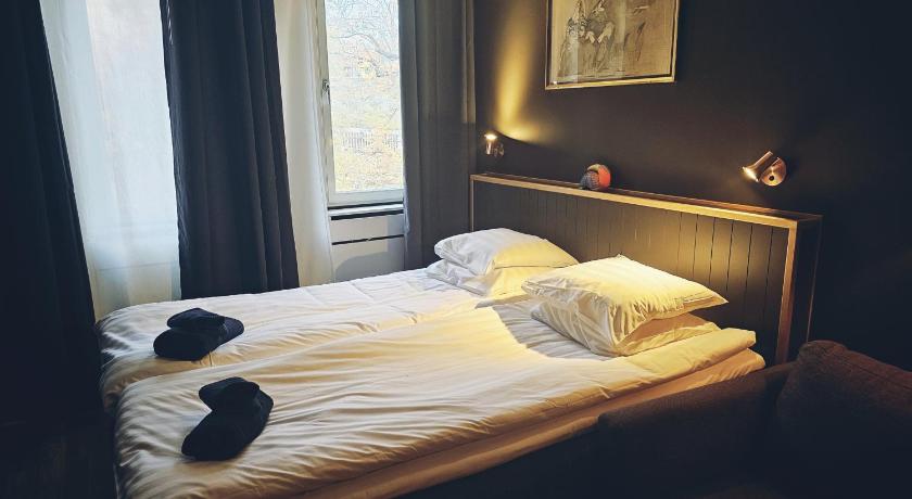 Image of Standard Double Room 4