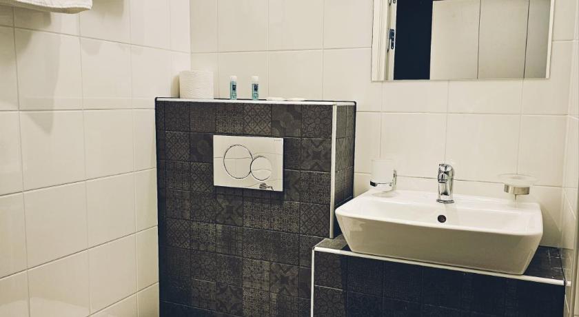 Image of Standard Double Room 2