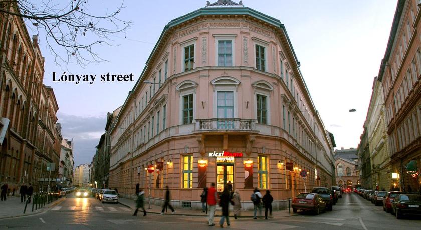 Central Budapest Apartment photo