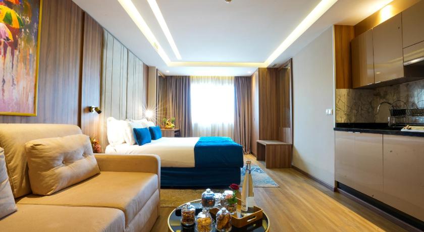 First Suites Hotel - image 10